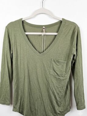 Women's Olive V-Neck Pocket Long Sleeve Top